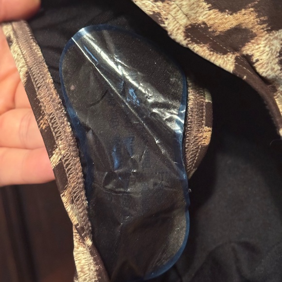 Michael Kors Women’s One Shoulder Swimsuit Leopard Print 10 NWT - Picture 7 of 10